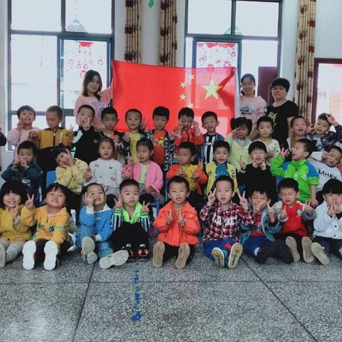 北盛中心幼儿园中二班“迎中秋，庆国庆”主题活动