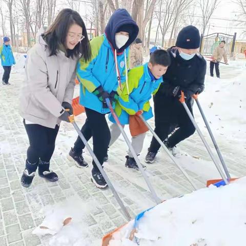 “风雪无情人有情  同心共济迎新生”——木垒县雀仁乡中心学校冬季师生校园卫生清洁活动