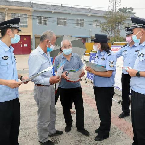 临潼分局指挥中心联合网安大队开展网络安全进乡村宣传活动