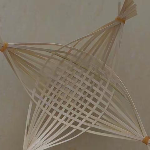 西六路小学三（4）中队王颢霖7月7日青衿青少年非遗实践——盈盈翠竹非遗竹编活动