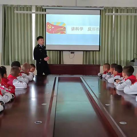 “以法护航，守护成长”——库普乡石油希望小学法治教育活动