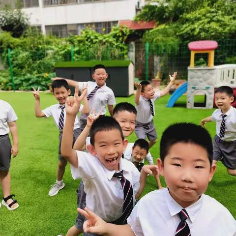 潍坊市机关幼儿园—蓝鲸班孩子们的快乐生活