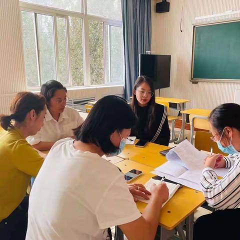 小屏幕  大舞台——记开平区第二实验小学高年级组第五周线上教学