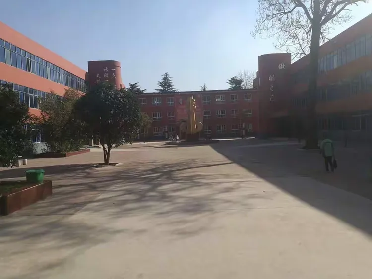 济水一中东校区:今天我们嗨起来