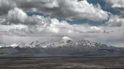 青海长云暗雪山