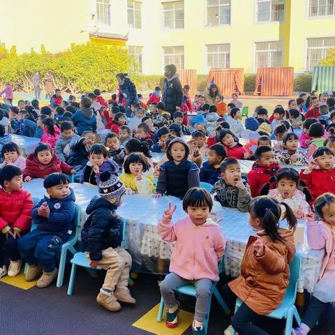 小二班“冬至食安好”庆生会自助餐节日活动