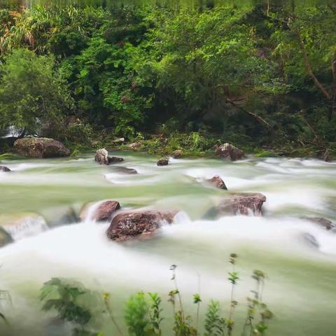 那水那瀑