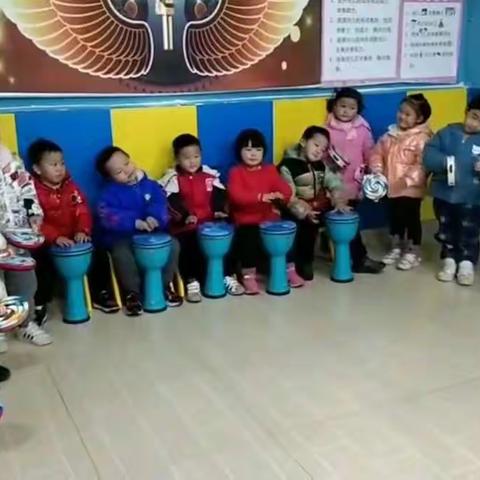 小东街幼儿园十二月第三周在园学习生活记录