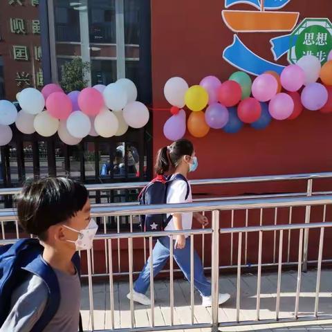 濮阳县第六小学一年级开学第一天——扬帆起航