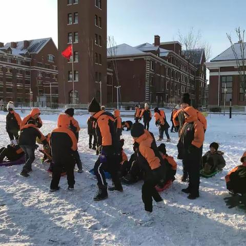 我们的玩雪“滑爬犁”