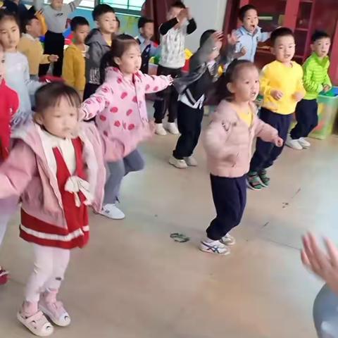 文豪幼儿园中一班——十一月的美好时光