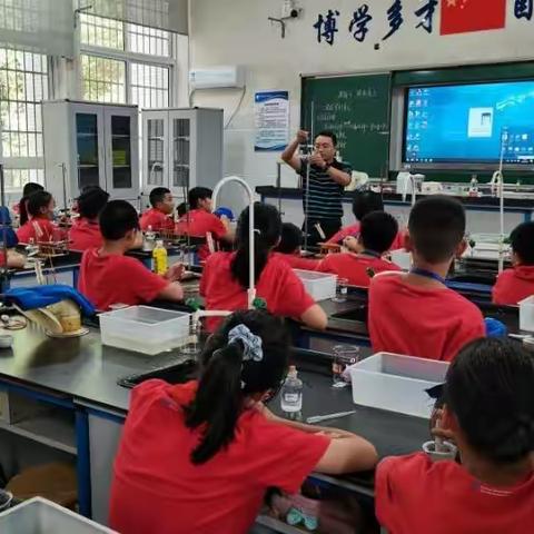 2022魔术化学嗨翻天，——托起孩子的梦想