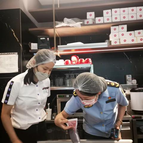 红庙坡市场监督管理所突击检查辖区必胜客门店