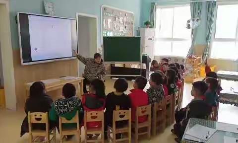 伴随着欢声笑语，结束一周的快乐时光