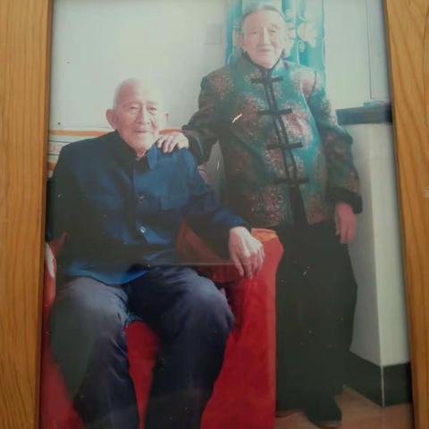 感恩生育我们伟大父母親的全家摄影专缉<制作者二女婿王克俭>