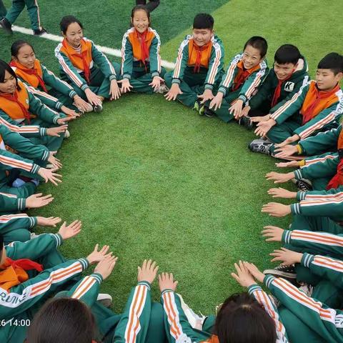 新村小学五年级家长会邀请函