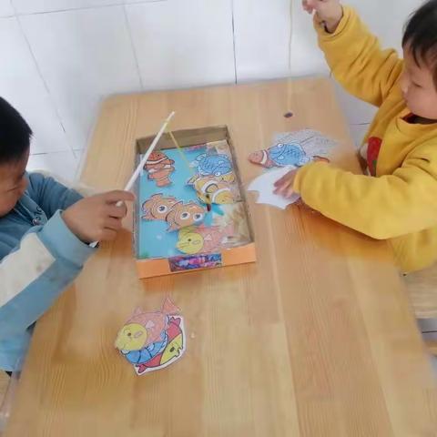 尹集镇中心幼儿园小二班益智区观察记录