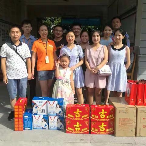 2017-10-2，申泰电子（惠州）有限公司代表慰问敬老院的孤寡老人们！爱心走起！