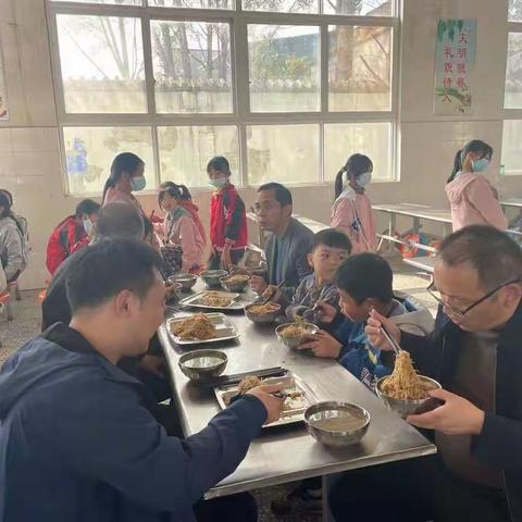 【广阳镇佟庄小学】县教体局蹲点服务工作组到佟庄小学指导工作