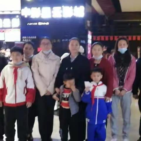 回顾抗战光辉岁月，弘扬爱国主义精神