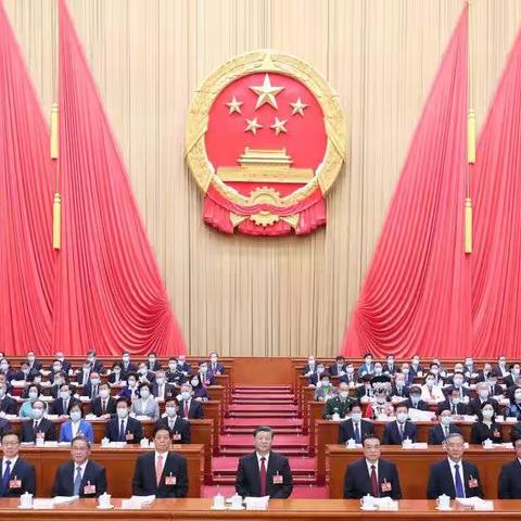 十四届全国人大一次会议在京开幕  习近平等在主席台就座