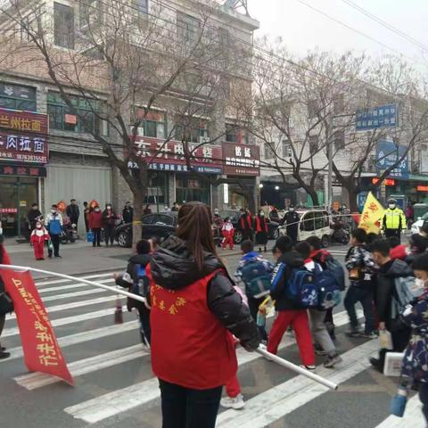 兴安小学一年级二班执勤活动