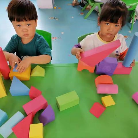 宫里镇萌蕾幼儿园托一班第十七周精彩活动剪辑