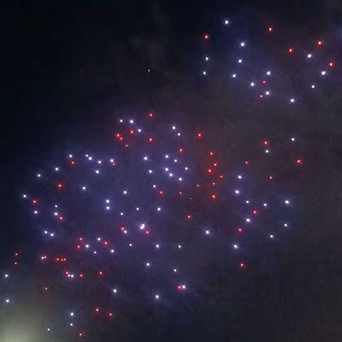 天地同庆“中秋”“国庆” 图与景！                      ——南方盛典略记