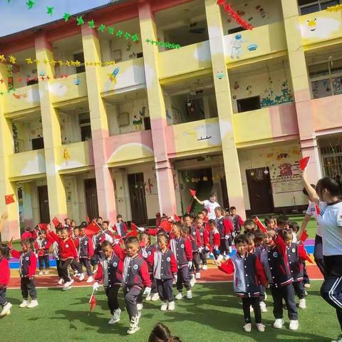 “童心喜迎二十大 器械运动展风采”——燎原幼儿园庆国庆系列活动