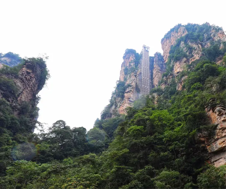 奇山俊峰张家界