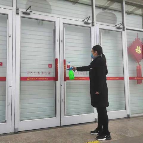 疫情无情，农商有爱。临沭农商银行玉山支行，我们时刻准备着！