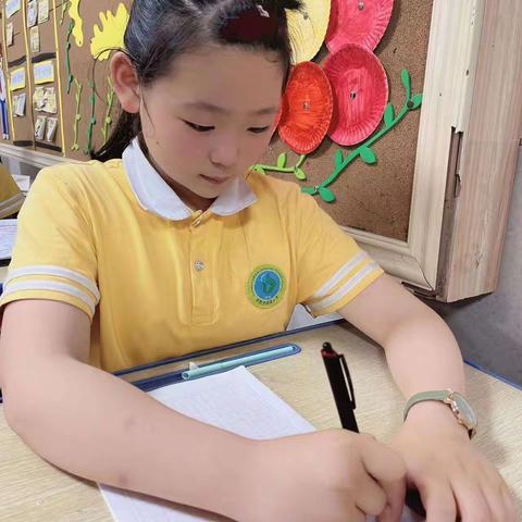 渠县外国语小学5年级2班重复而又精彩的校园生活