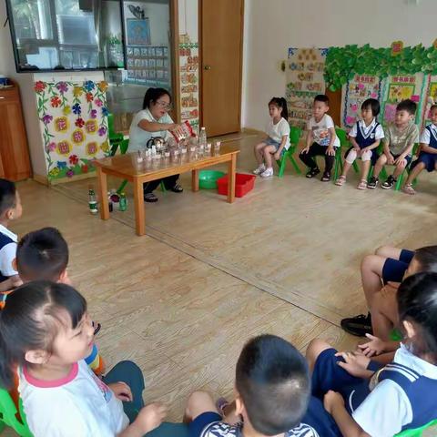 保利幼儿园爱华分园大二班科学小实验《颜色变变变》