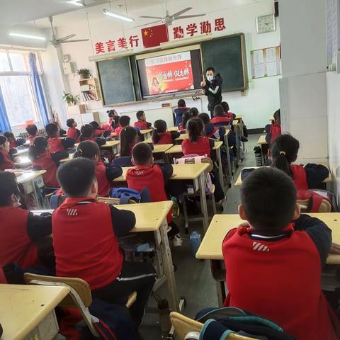 《家长课堂》学习雷锋精神 争做时代先锋