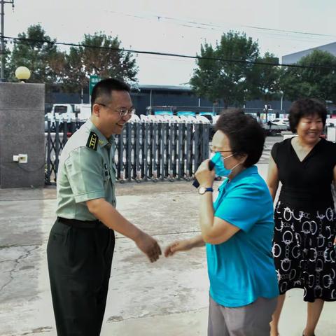 “庆祝建军节——向最可爱的人致敬” 区关工委领导慰问驻通部队