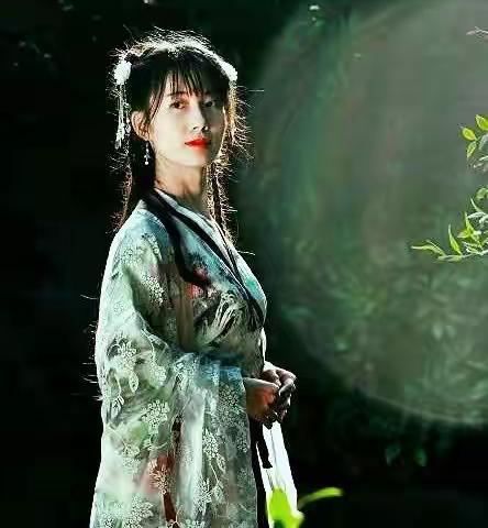汉服女