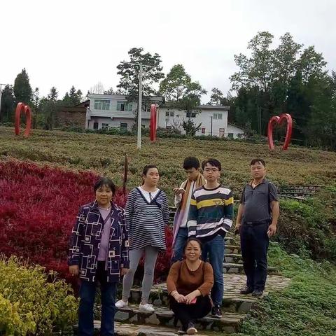 68华诞游太安，醉人秋景花果山。
