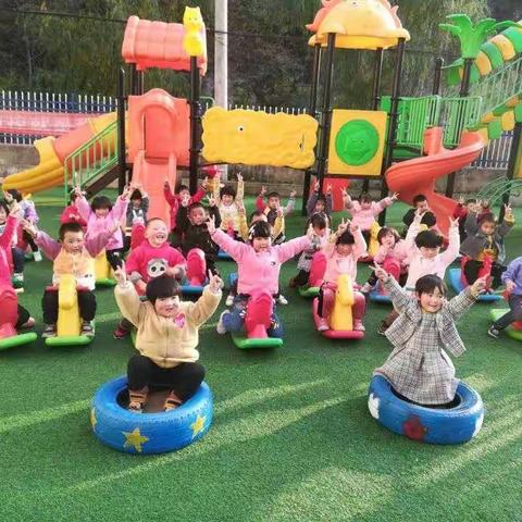 木桐乡中心幼儿园小班10月份月汇报活动