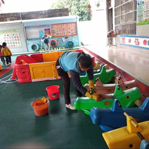 临江中心幼儿园大三班第十三周快乐玩耍篇