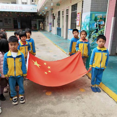 春暖花开，绿色植树