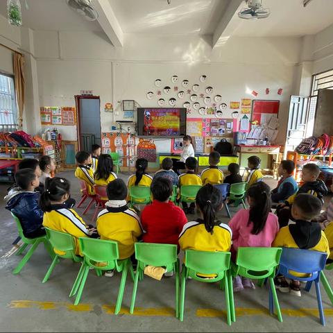 《消防安全伴我行》——临江中心幼儿园消防🧯应急逃生演练