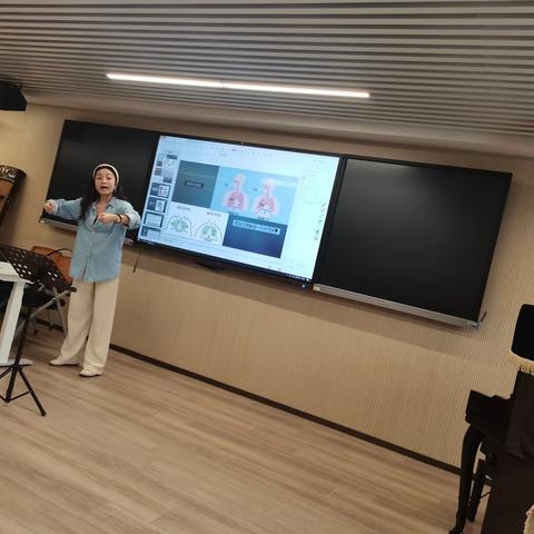 艺术歌曲提高班（1班）刘志芸