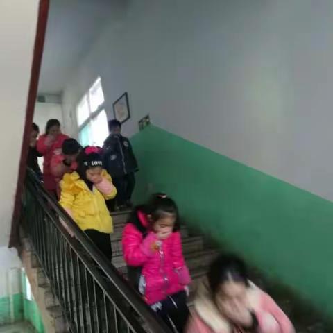 上庄小学消防演练