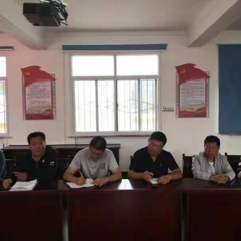 尊师重教 情暖人心 ----上庄村委庆祝教师节座谈会