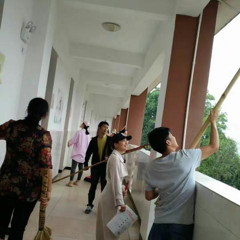 美化育人环境、优化育人环境——义务教育均衡发展我们在行动