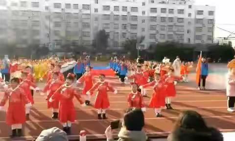 时光不语，静待花开——奚仲路小学二四班学期活动回眸