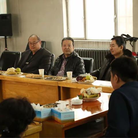 自治区分行牙生·买吐尔孙行长一行深入基层慰问退休困难职工和年终决算人员