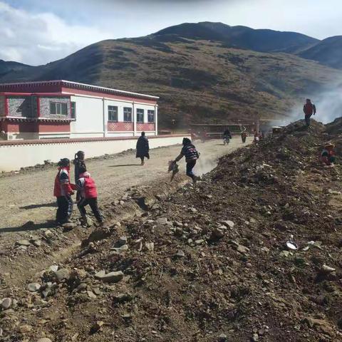 保护生态环境，建设美丽校园