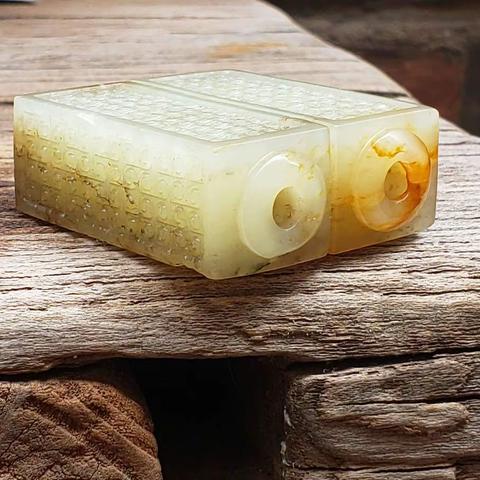 和田玉琮形双管勒子