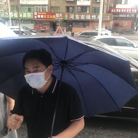 心系职工   风雨无阻